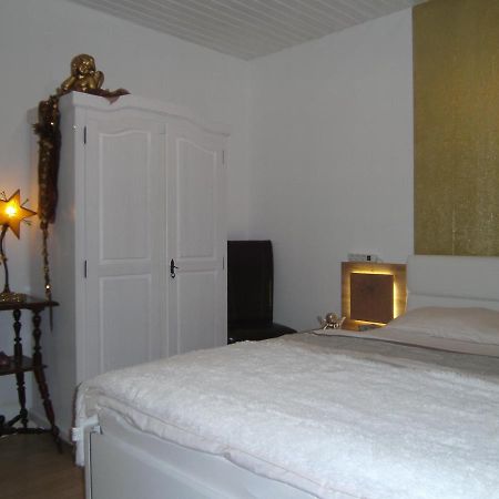 Ferienwohnung Rosentraum Oberotterbach 外观 照片